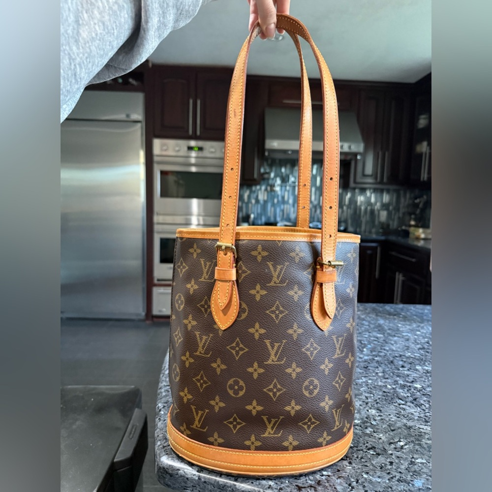 Louis Vuitton Petit Bucket bag